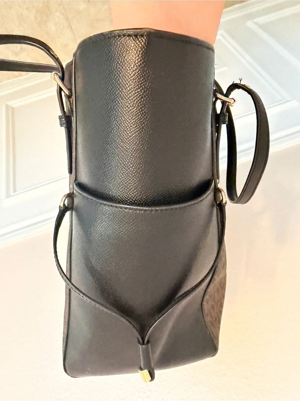 Michael Kors Voyager Signature Logo Tote Bag Brown Black